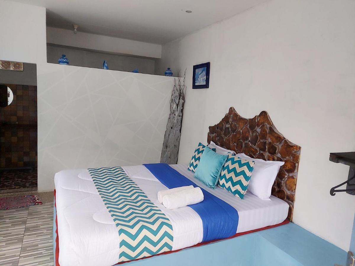 Blue Coral Homestay Karimunjawa Εξωτερικό φωτογραφία