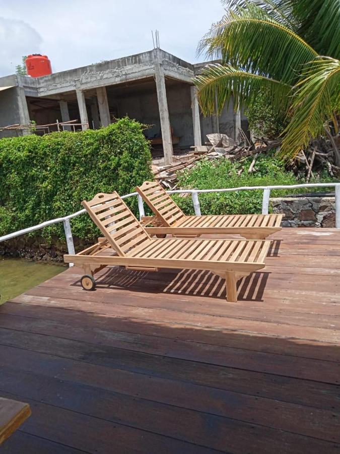 Blue Coral Homestay Karimunjawa Εξωτερικό φωτογραφία