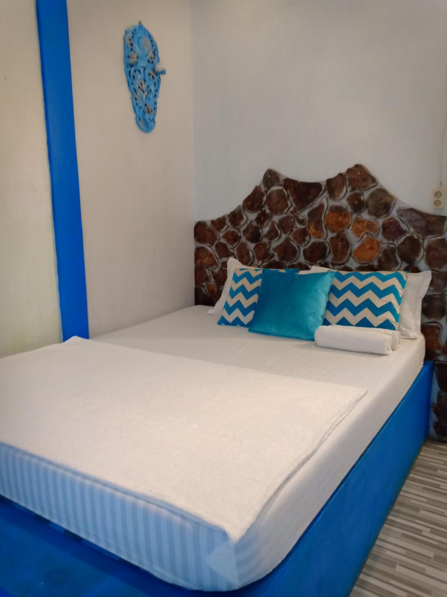 Blue Coral Homestay Karimunjawa Εξωτερικό φωτογραφία