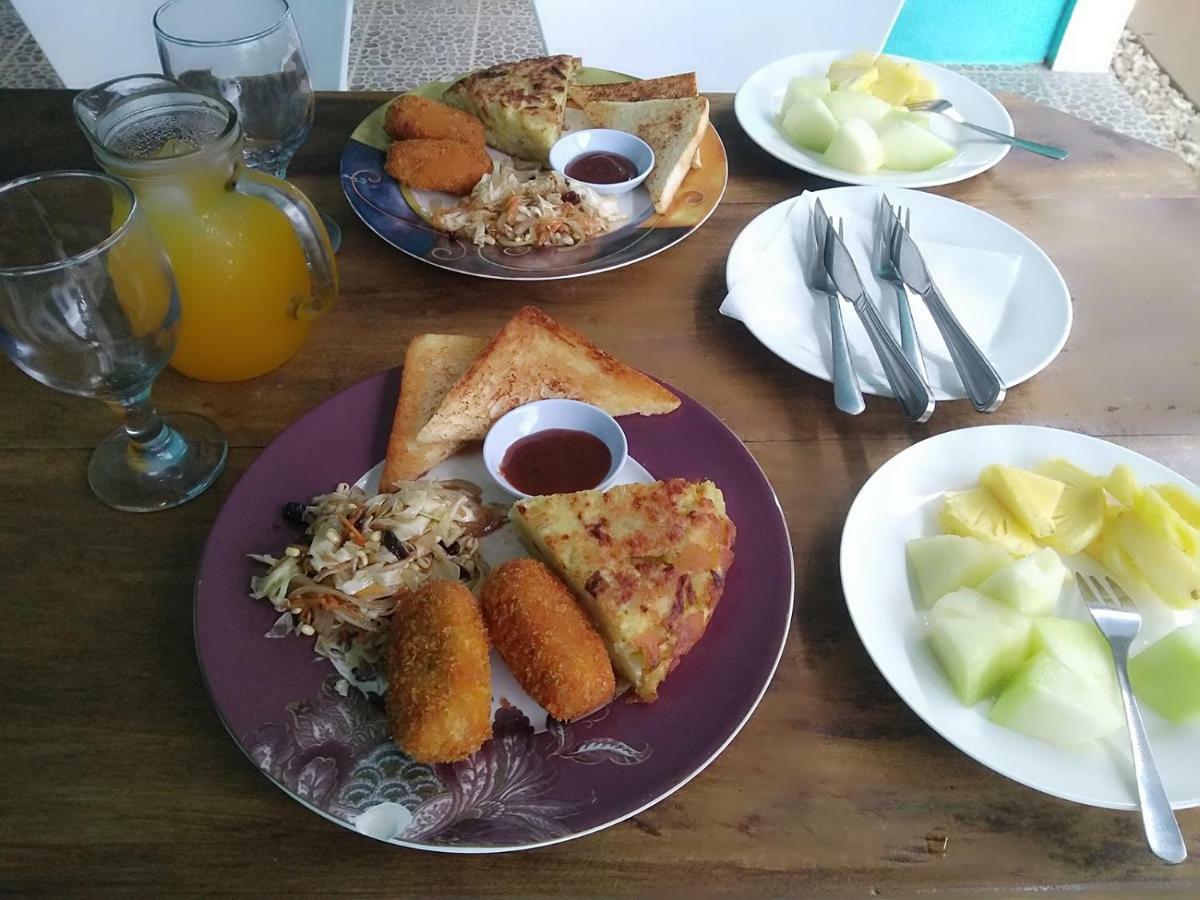 Blue Coral Homestay Karimunjawa Εξωτερικό φωτογραφία