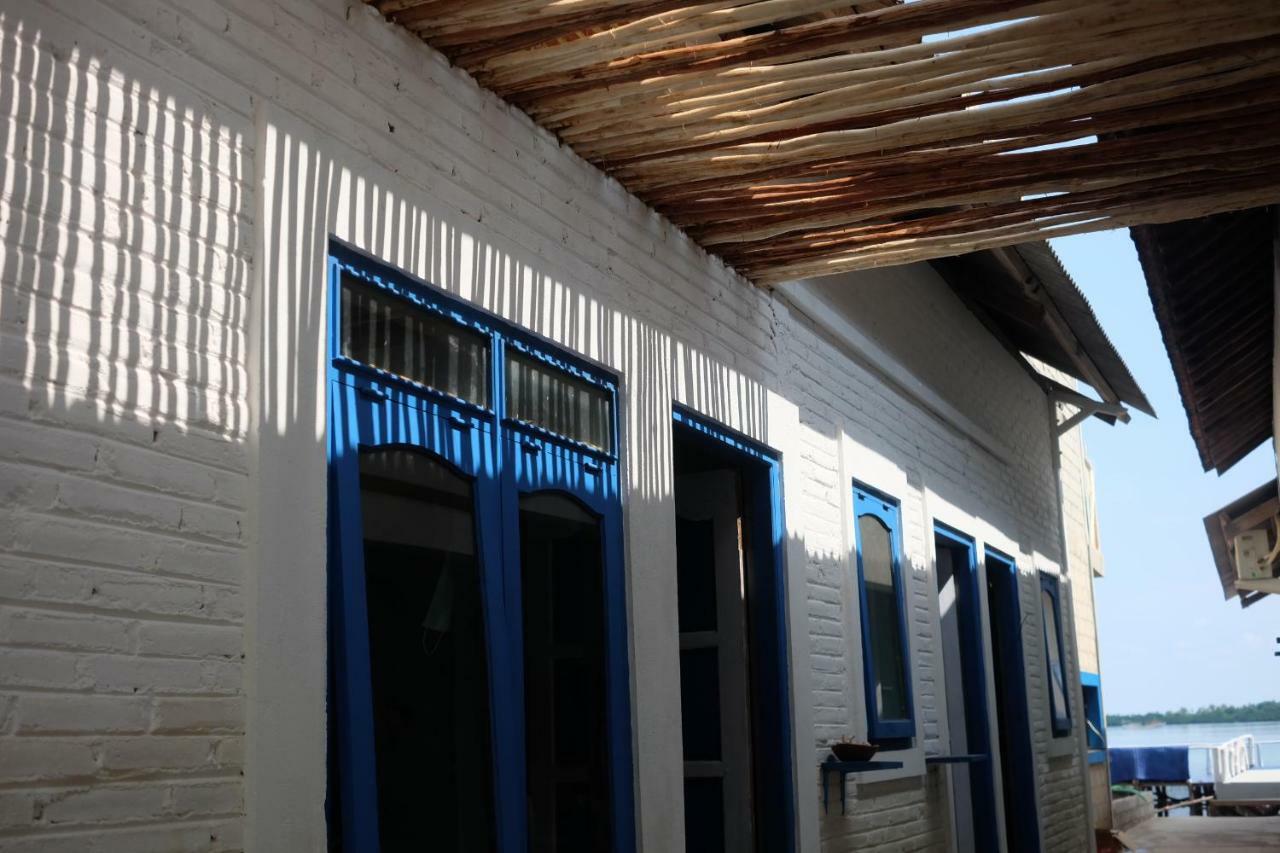 Blue Coral Homestay Karimunjawa Εξωτερικό φωτογραφία