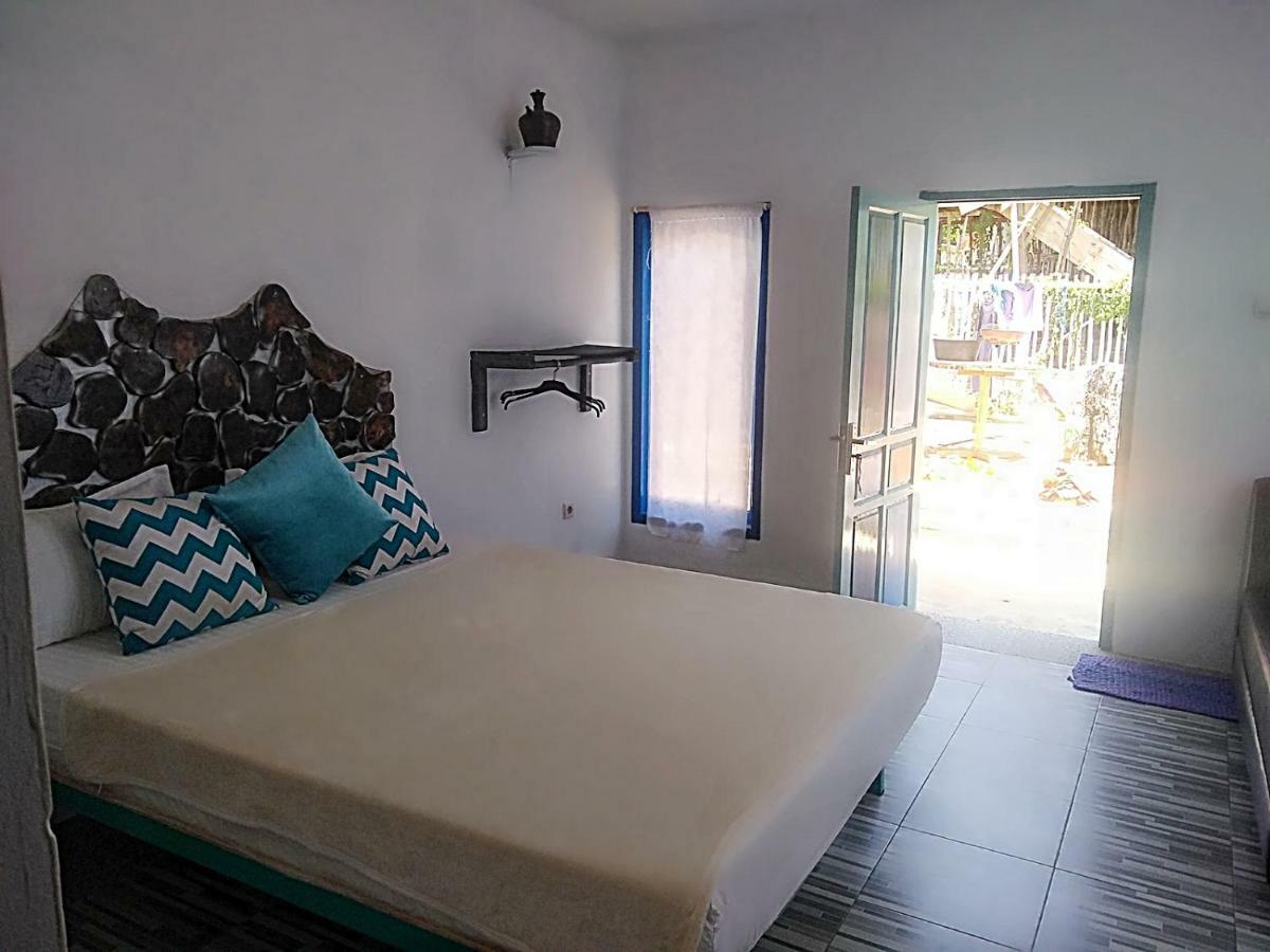 Blue Coral Homestay Karimunjawa Εξωτερικό φωτογραφία